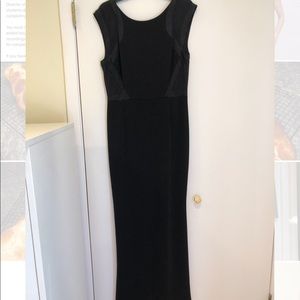 Laundry by Shelli Segal Short Sleeve Mesh Gown